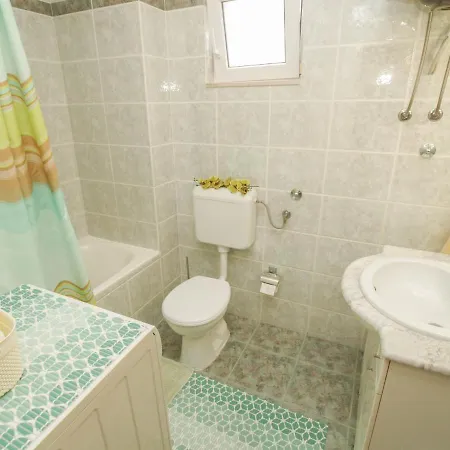 Olive 4+2 Apartment Makarska