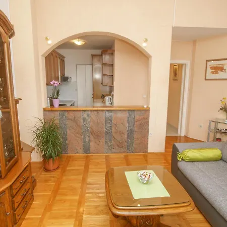 Olive 4+2 Apartment *