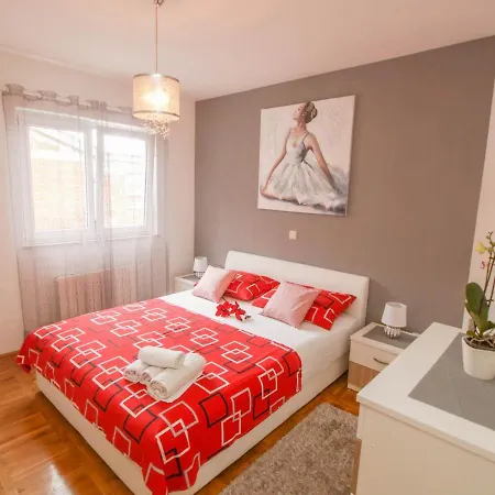 Apartment Olive 4+2 Makarska