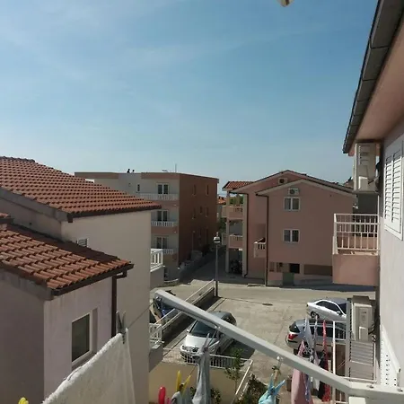 Apartment Olive 4+2 Makarska