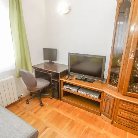 Olive 4+2 * Makarska